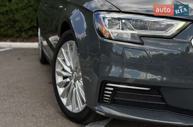 Хэтчбек Audi A3 Sportback 2016 в 