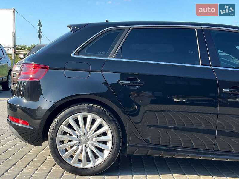 Хэтчбек Audi A3 Sportback 2016 в Львове