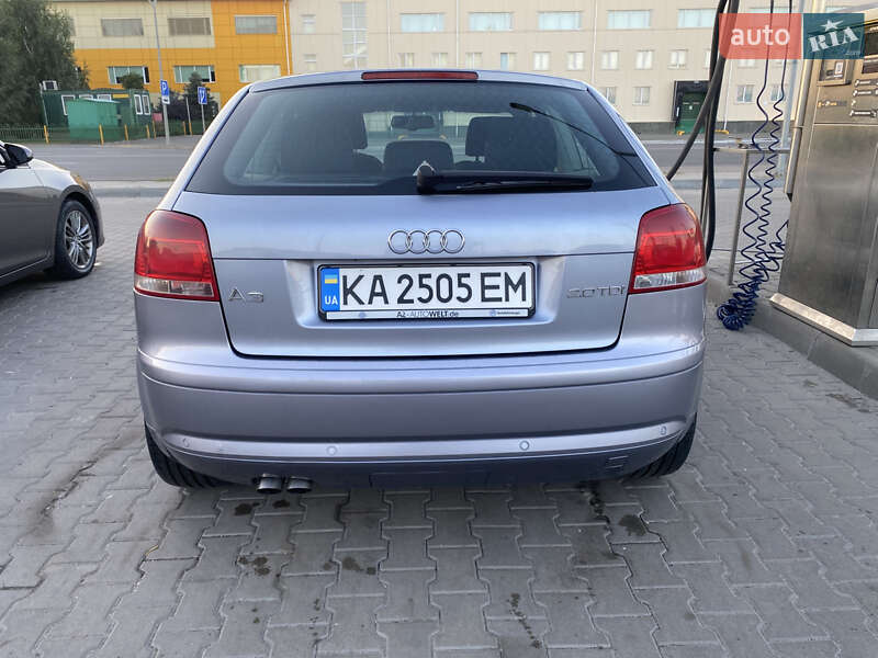 Хэтчбек Audi A3 Sportback 2004 в Вишневом
