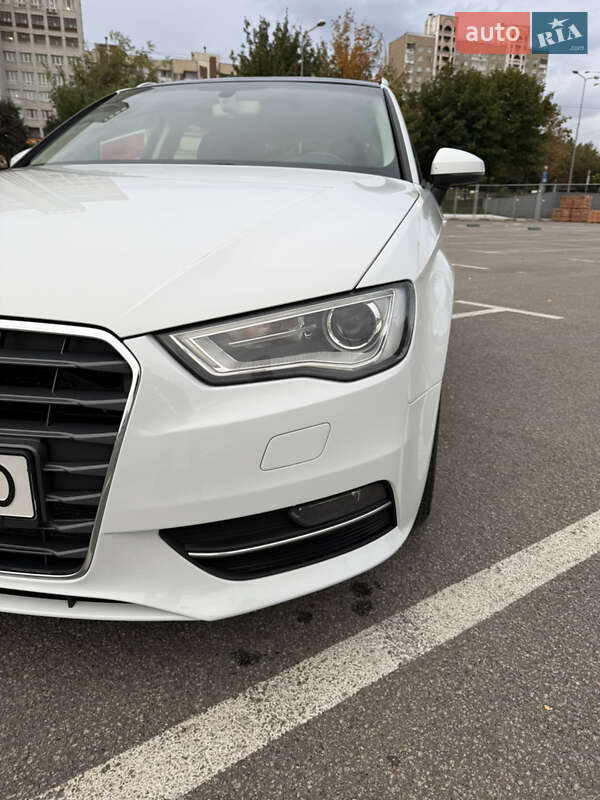 Хэтчбек Audi A3 Sportback 2016 в Киеве