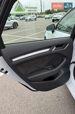 Хэтчбек Audi A3 Sportback 2016 в 