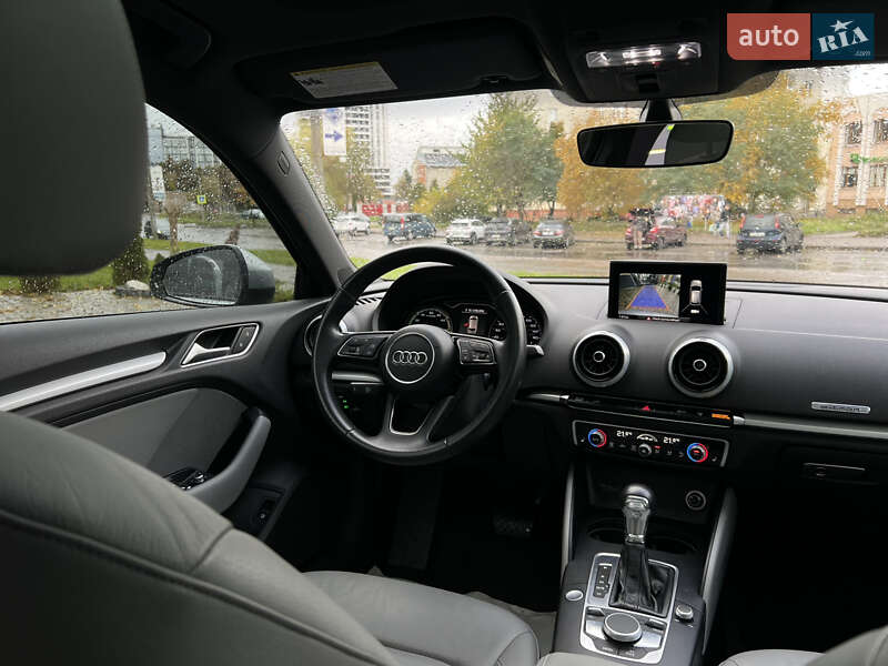 Хэтчбек Audi A3 Sportback 2017 в Львове