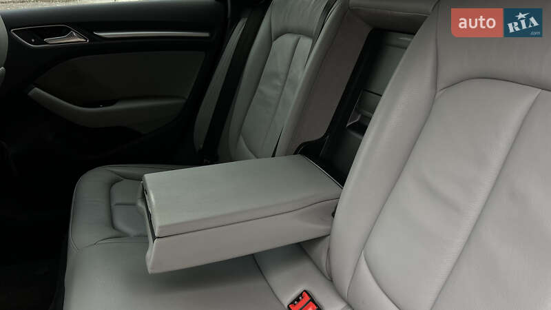 Хэтчбек Audi A3 Sportback 2017 в Львове