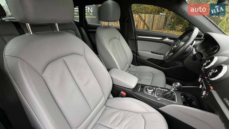 Хэтчбек Audi A3 Sportback 2017 в Львове