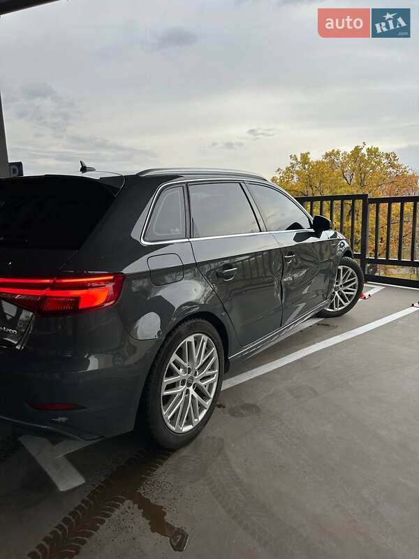 Хэтчбек Audi A3 Sportback 2018 в Харькове