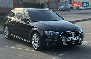 Хэтчбек Audi A3 Sportback 2017 в Киеве