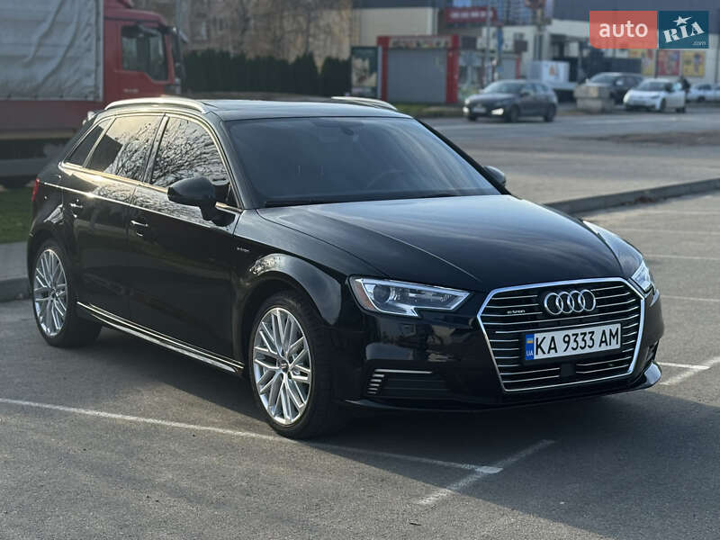 Хэтчбек Audi A3 Sportback 2017 в Киеве