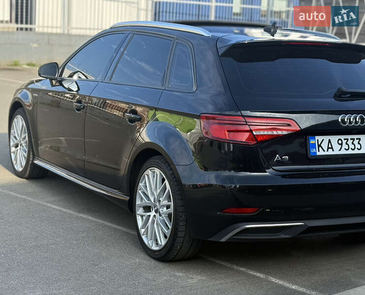 Хэтчбек Audi A3 Sportback 2017 в Киеве