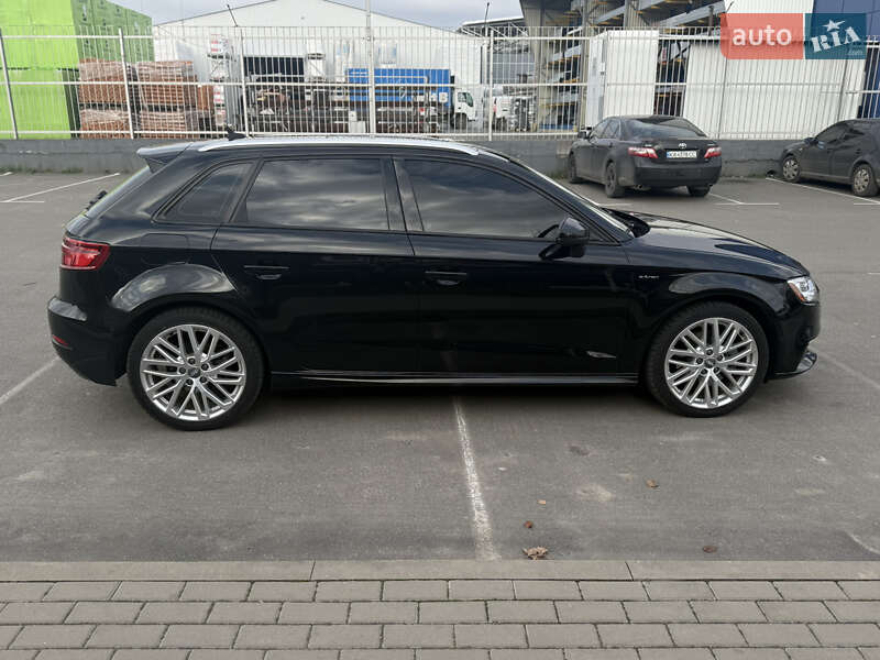 Хэтчбек Audi A3 Sportback 2017 в Киеве