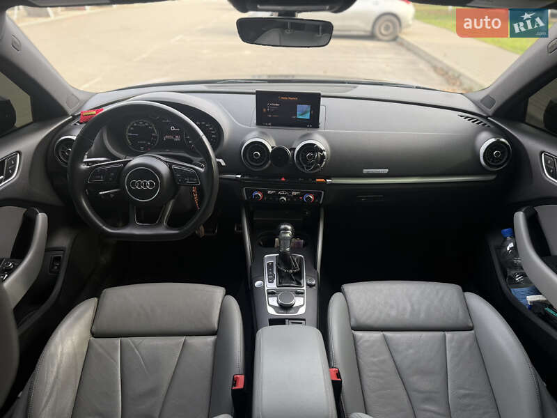 Хэтчбек Audi A3 Sportback 2017 в Киеве