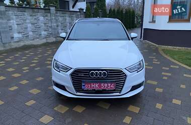 Хэтчбек Audi A3 Sportback 2017 в Ровно