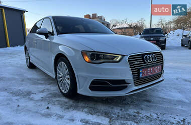 Хэтчбек Audi A3 Sportback 2015 в Самборе