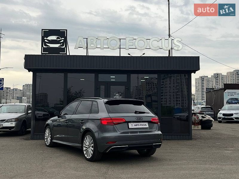 Хэтчбек Audi A3 Sportback 2016 в Киеве