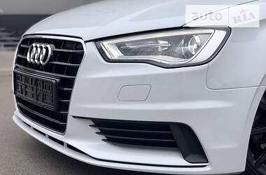 Седан Audi A3 2015 в Киеве