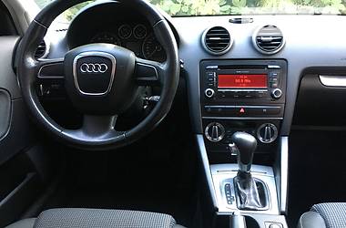 Хетчбек Audi A3 2010 в 