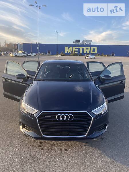 Седан Audi A3 2017 в Дніпрі
