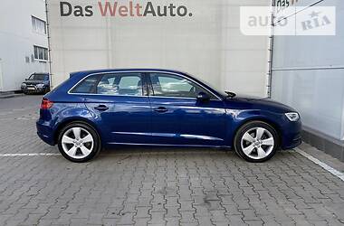 Хэтчбек Audi A3 2016 в 