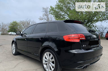 Хетчбек Audi A3 2011 в 