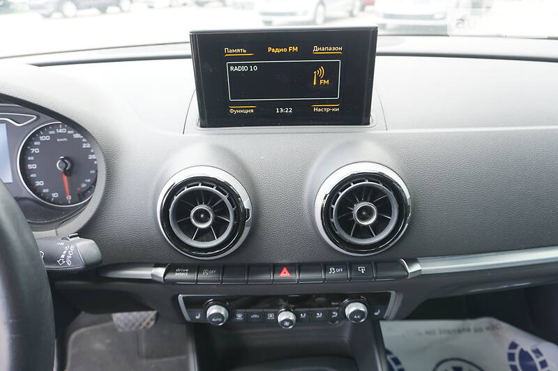 Хетчбек Audi A3 2016 в Чернівцях