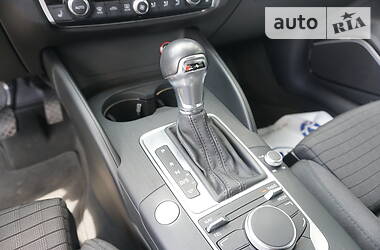 Хэтчбек Audi A3 2016 в 