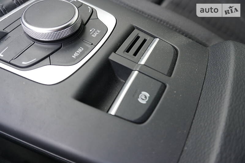 Хетчбек Audi A3 2016 в Чернівцях