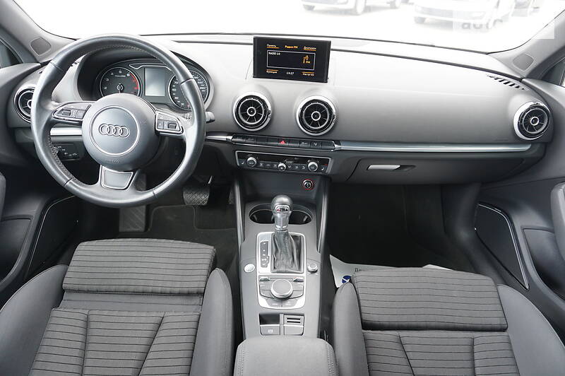 Хетчбек Audi A3 2016 в Чернівцях