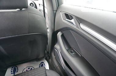 Хэтчбек Audi A3 2016 в 