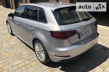 Хэтчбек Audi A3 2015 в Ровно