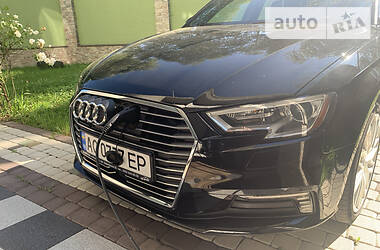 Хэтчбек Audi A3 2018 в Ужгороде