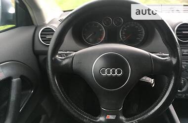 Хэтчбек Audi A3 2004 в 
