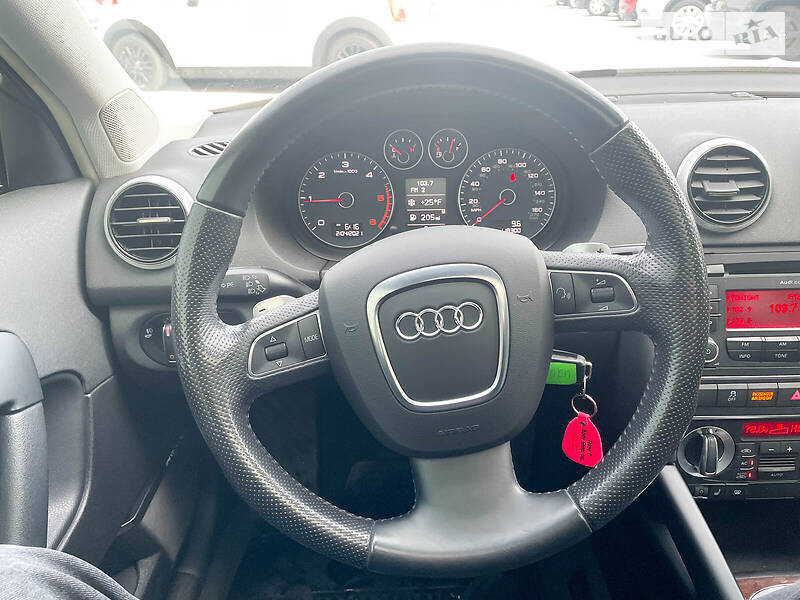 Хэтчбек Audi A3 2010 в Запорожье