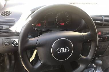 Хэтчбек Audi A3 2002 в 
