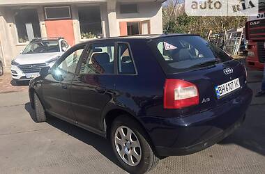 Хэтчбек Audi A3 2002 в 