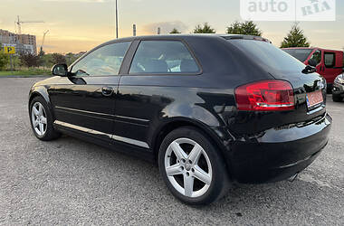 Хэтчбек Audi A3 2010 в 