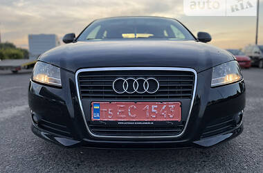 Хэтчбек Audi A3 2010 в 