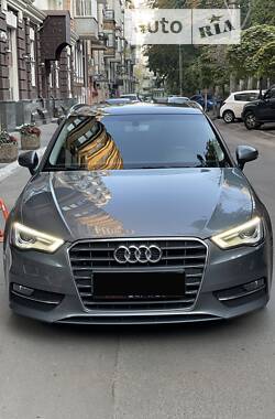 Хэтчбек Audi A3 2016 в Киеве