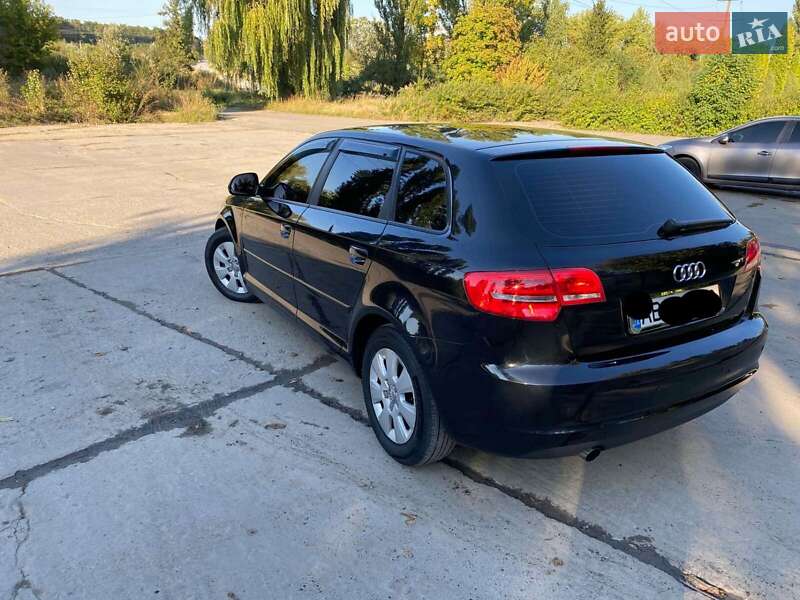 Хэтчбек Audi A3 2010 в Ладыжине
