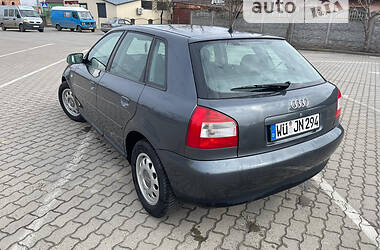 Хэтчбек Audi A3 2002 в 