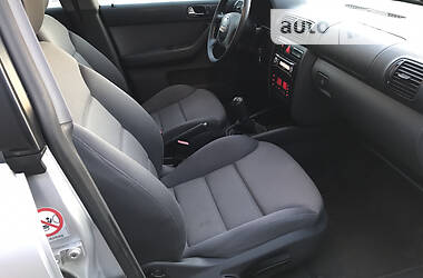 Хэтчбек Audi A3 2000 в 