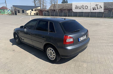 Хэтчбек Audi A3 2002 в 