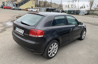 Хэтчбек Audi A3 2005 в 