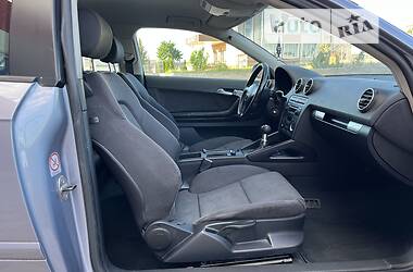 Хэтчбек Audi A3 2003 в 
