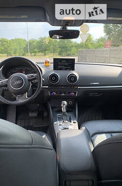 Седан Audi A3 2015 в Запорожье