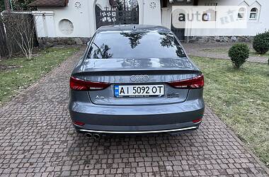 Седан Audi A3 2017 в Киеве