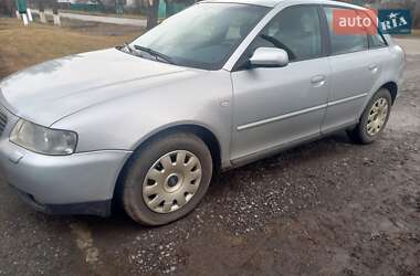 Хэтчбек Audi A3 2002 в Лохвице