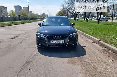 Хэтчбек Audi A3 2016 в Киеве