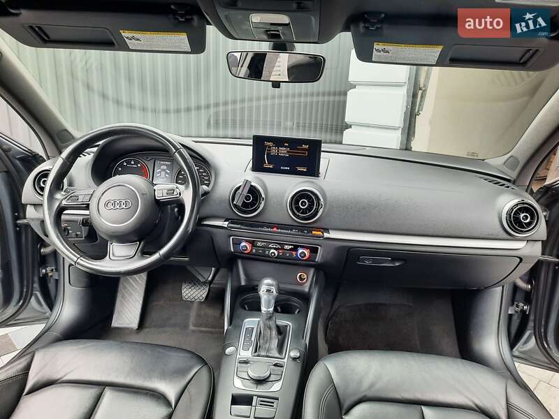 Седан Audi A3 2015 в Коломиї