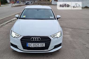 Хетчбек Audi A3 2017 в Дніпрі