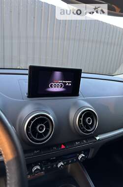 Хэтчбек Audi A3 2014 в 
