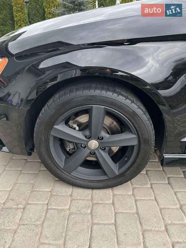 Седан Audi A3 2015 в Львове
